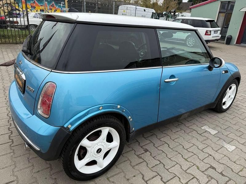 Second-hand Mini Cooper 116 CP (85 kW) 2004 Albastru Hatchback