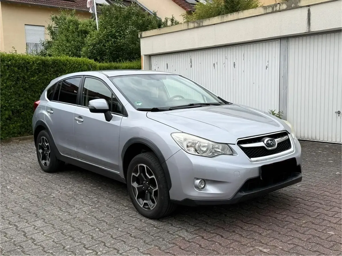 Käytetty Subaru XV 147 HP (108 kW) 2013 Hopea Katumaasturi