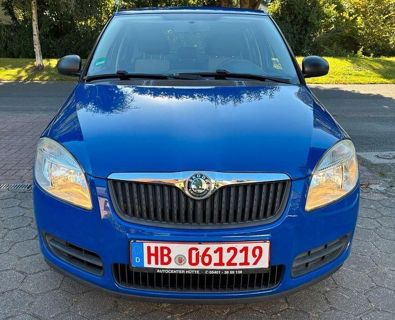 Blau Gebraucht 2009 Skoda Fabia Limousine | 3.400 € (Fairer Preis) - Bild 1/4