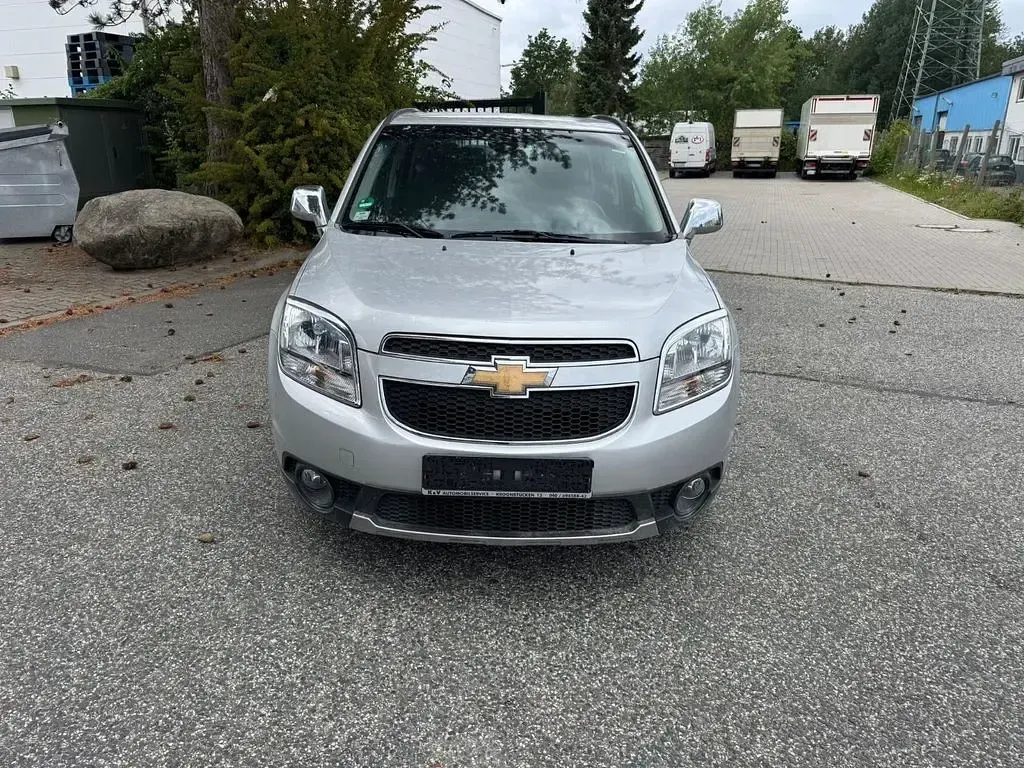 Gebraucht Chevrolet Orlando LT 141 PS (103 kW) 2012 Silber Van / Kleinbus