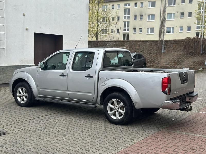 Gebraucht Nissan Navara 190 PS (139 kW) 2012 Silber Pickup