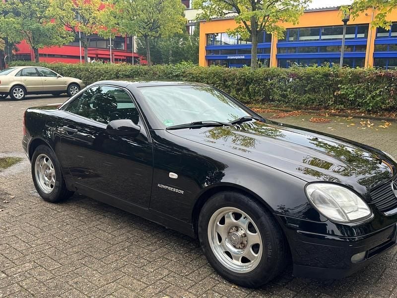 Schwarz Gebraucht 2000 Mercedes SLK200 Cabrio | 1.850 € (Superpreis) - Bild 1/4