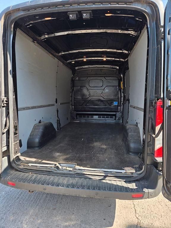 Gebraucht Ford Transit Trend 131 PS (96 kW) 2018 Grau Limousine