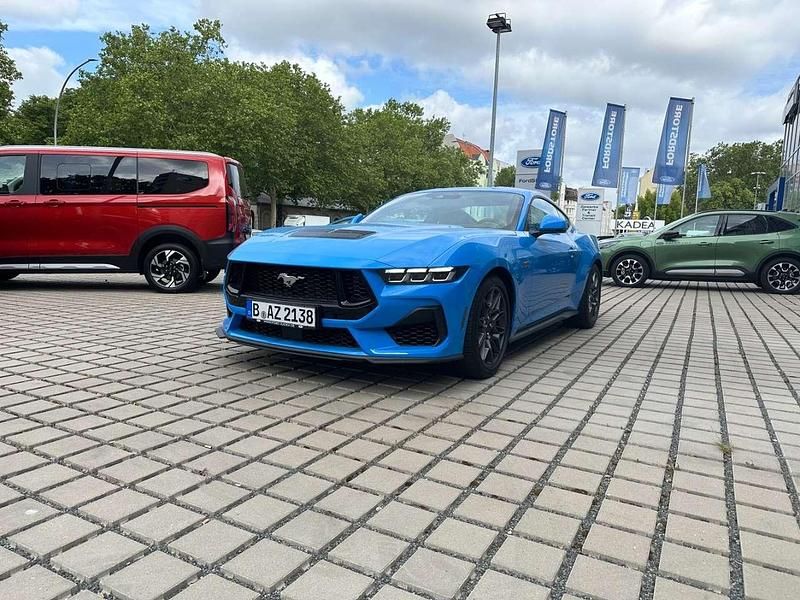 Neu Ford Mustang GT Fastback 446 PS (328 kW) 2025 Grabber blue metallic Coupé