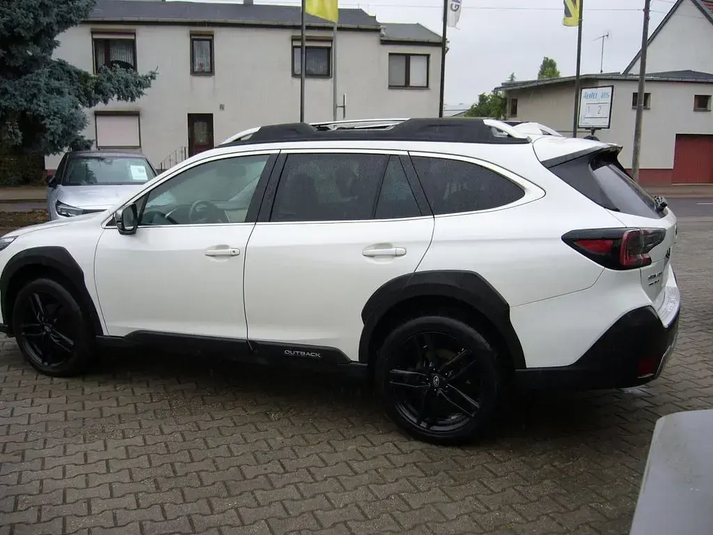 Gebraucht Subaru Outback Platinum 169 PS (124 kW) 2022 Crystal white pearl Kombi