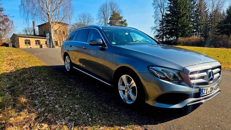 Gebraucht Mercedes E220 194 PS (142 kW) 2017 Grau Kombi