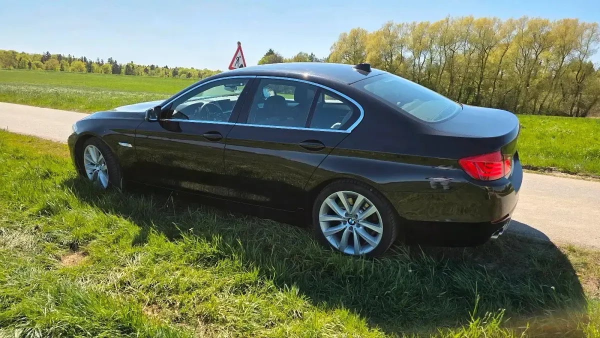 Gebraucht BMW 528 258 PS (189 kW) 2010 Schwarz Limousine
