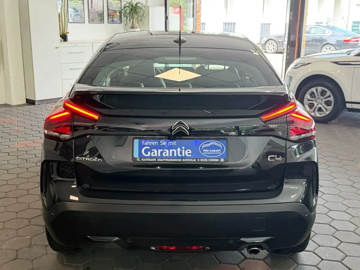 Gebraucht Citroën C4 131 PS (96 kW) 2021 Schwarz Limousine