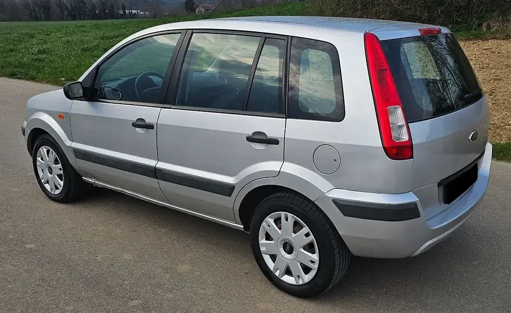 Gebraucht Ford Fusion Style 101 PS (74 kW) 2008 Polar silber metallic Kleinwagen