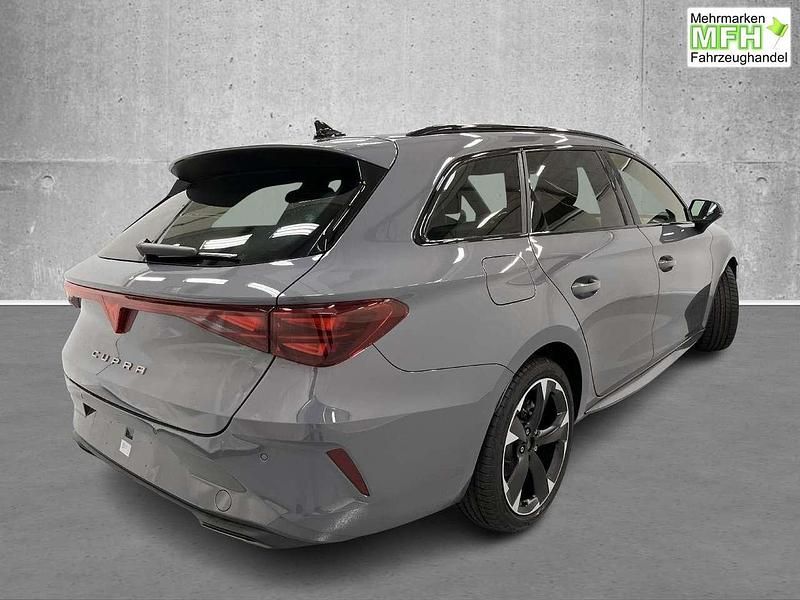Nouă Cupra Leon 150 CP (110 kW) 2026 Albastru Break