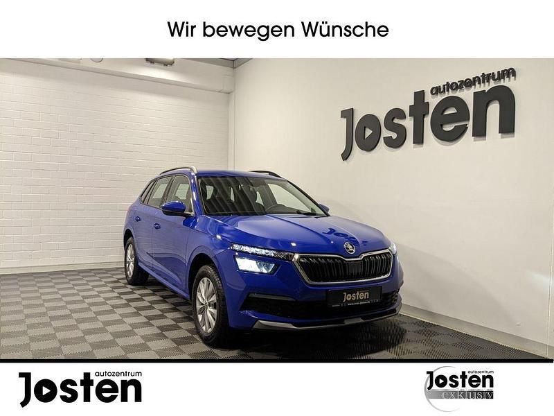 Blau (energyblau) Gebraucht 2021 Skoda Kamiq Ambition SUV | 16.590 € (Fairer Preis) - Bild 1/4