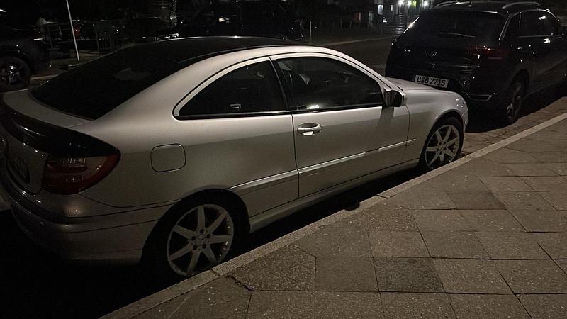 Silber Gebraucht 2005 Mercedes C230 Coupé | 3.950 € (Fairer Preis) - Bild 1/4