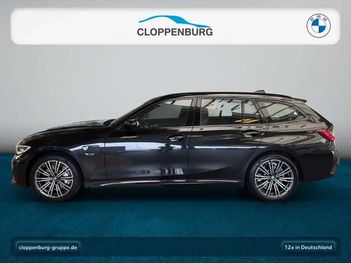 Gebraucht BMW 330e Performance 292 PS (214 kW) 2022 Schwarz Kombi