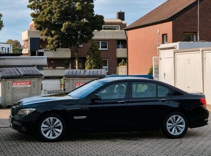 Schwarz Gebraucht 2009 BMW 730 Limousine | 8.500 € (Superpreis) - Bild 1/4
