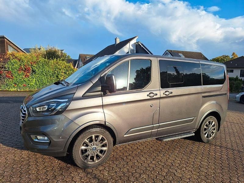 Grau Gebraucht 2020 Ford Tourneo Custom Titanium X Van / Kleinbus | 33.900 € (Superpreis) - Bild 1/4