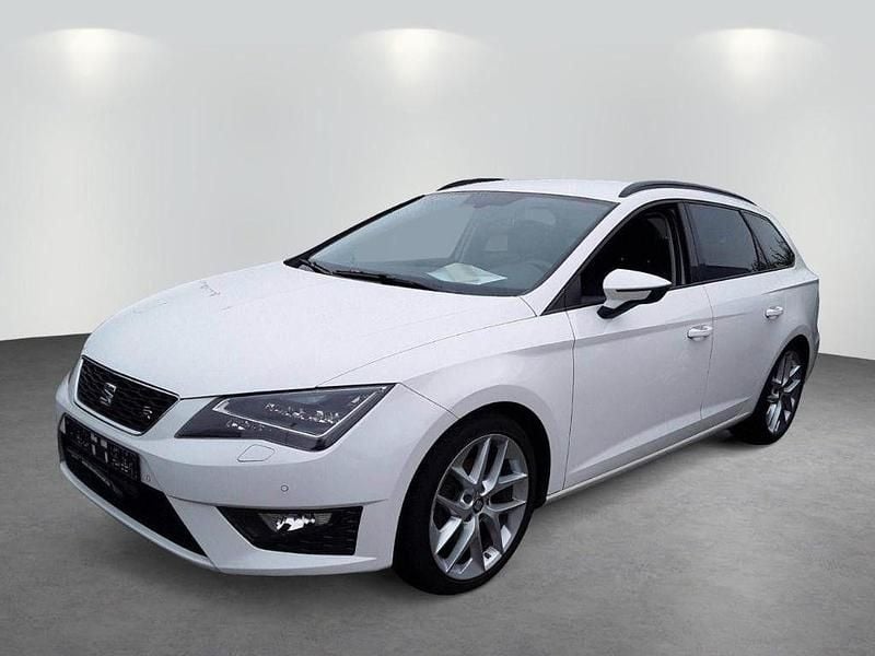 Weiß Gebraucht 2015 Seat Leon ST FR Kombi | 10.900 € (Guter Preis) - Bild 1/4