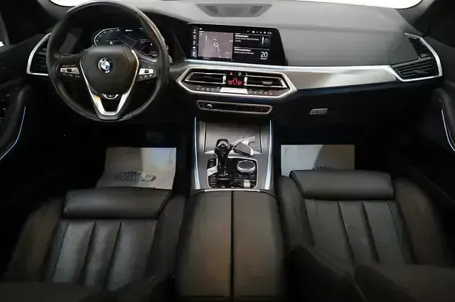 Gebraucht BMW X5 Sport Line 394 PS (289 kW) 2021 Black sapphire metallic (metallic) SUV