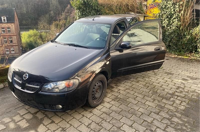 Gebraucht Nissan Almera 98 PS (72 kW) 2006 Schwarz Kleinwagen