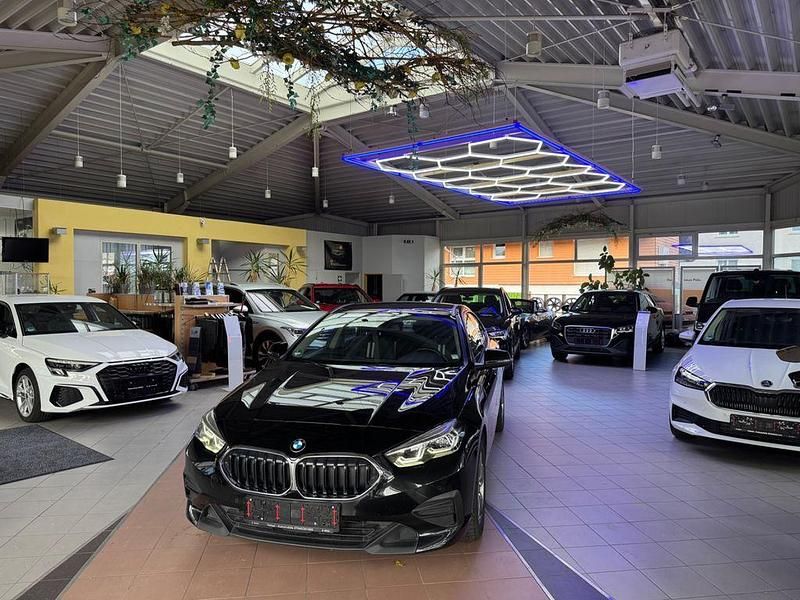 Schwarz Gebraucht 2022 BMW 216 Advantage Coupé | 18.980 € (Fairer Preis) - Bild 1/4