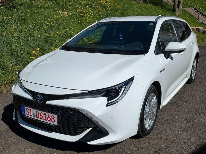 Gebraucht Toyota Corolla Team 98 PS (72 kW) 2020 Weiß Kombi