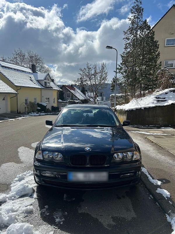 Gebraucht BMW 320 150 PS (110 kW) 1998 Blau Limousine