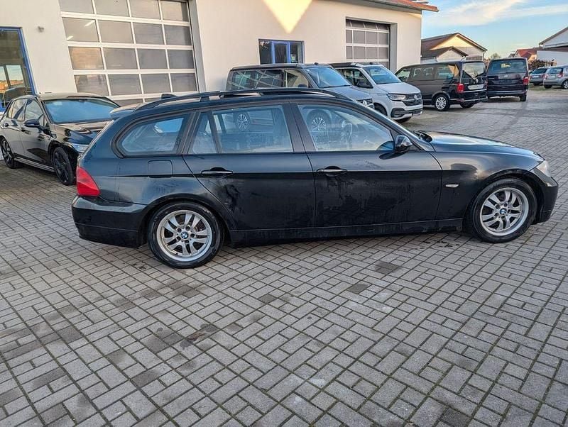 Gebraucht BMW 320 Advantage 163 PS (119 kW) 2006 Schwarz Kombi