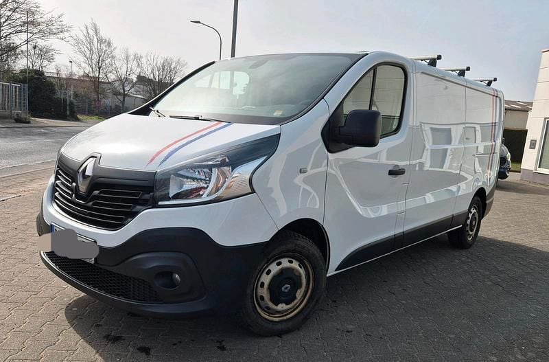 Gebraucht Renault Trafic 121 PS (88 kW) 2019 Weiß Van / Kleinbus