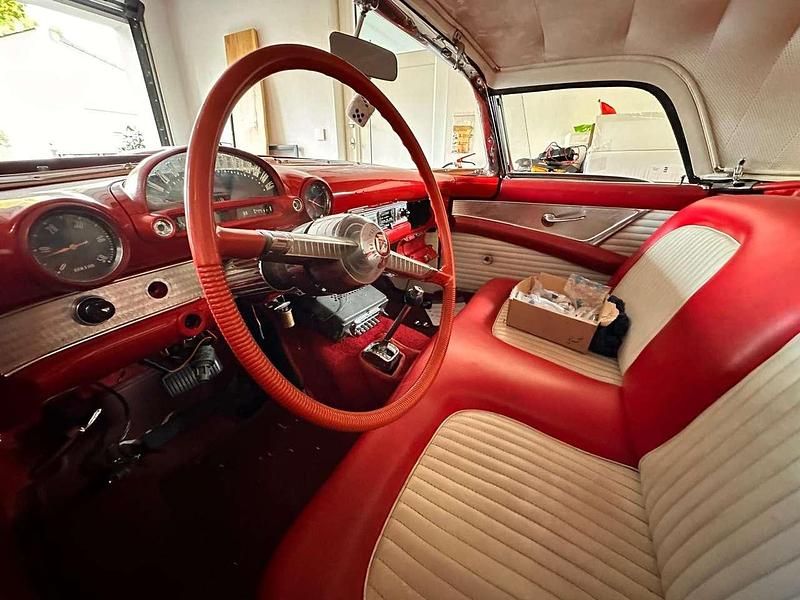 Gebraucht Ford V8 199 PS (146 kW) 1955 Rot Cabrio
