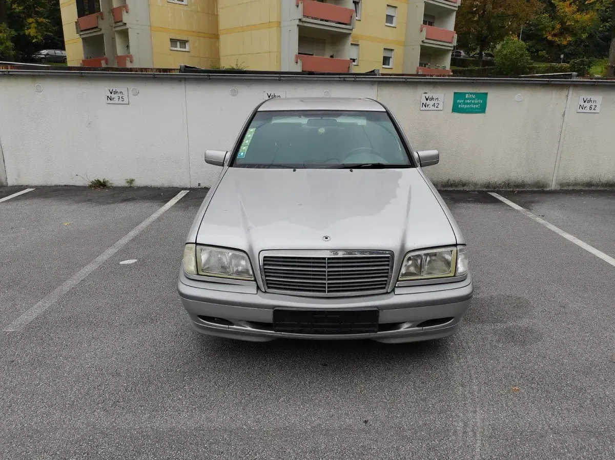 Gebraucht Mercedes C180 122 PS (89 kW) 2000 Grau Limousine