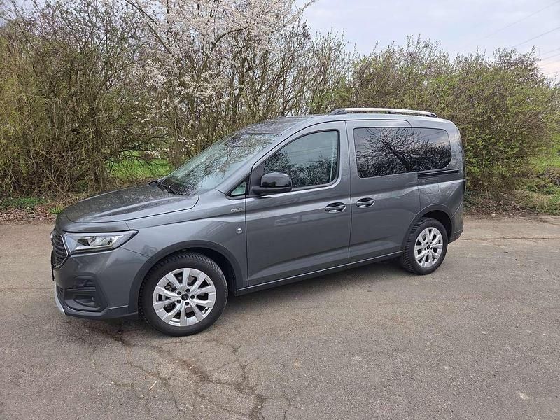 Gebraucht Ford Tourneo Active 114 PS (83 kW) 2023 Grau Kombi