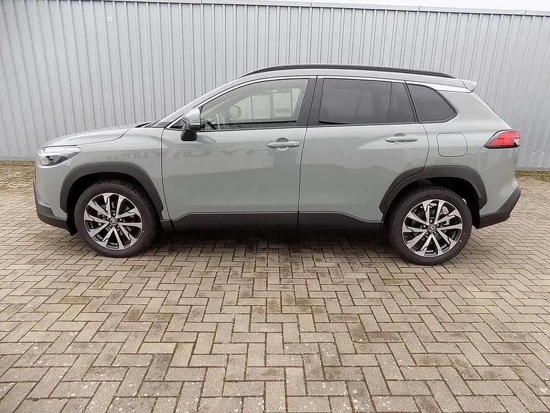 Neu Toyota Corolla Cross Premium 197 PS (144 kW) 2025 Manhattangrau metallic SUV