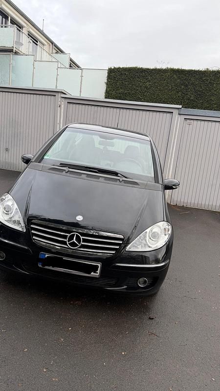 Gebraucht Mercedes 200 144 PS (105 kW) 2005 Schwarz Kleinwagen