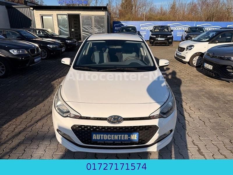 Gebraucht Hyundai i20 GO! 75 PS (55 kW) 2018 Weiß Limousine
