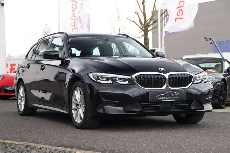Gebraucht BMW 320 Advantage 190 PS (139 kW) 2021 Schwarz Kombi