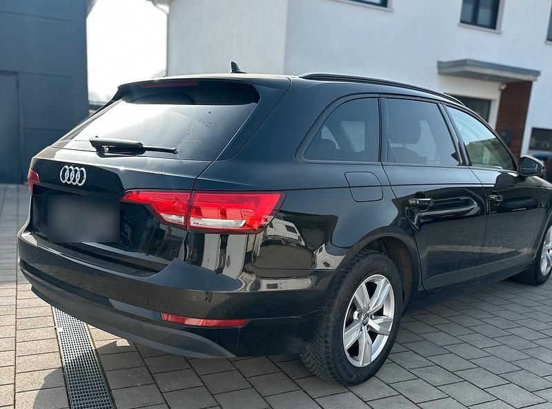 Gebraucht Audi A4 150 PS (110 kW) 2017 Schwarz Kombi