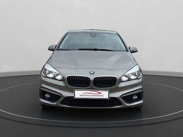 Gebraucht BMW 225 Active Tourer Advantage 224 PS (164 kW) 2017 Silber Van / Kleinbus