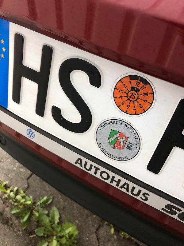 Rot Gebraucht 2008 Renault Laguna III Limousine | 1.850 € (Fairer Preis) - Bild 1/4