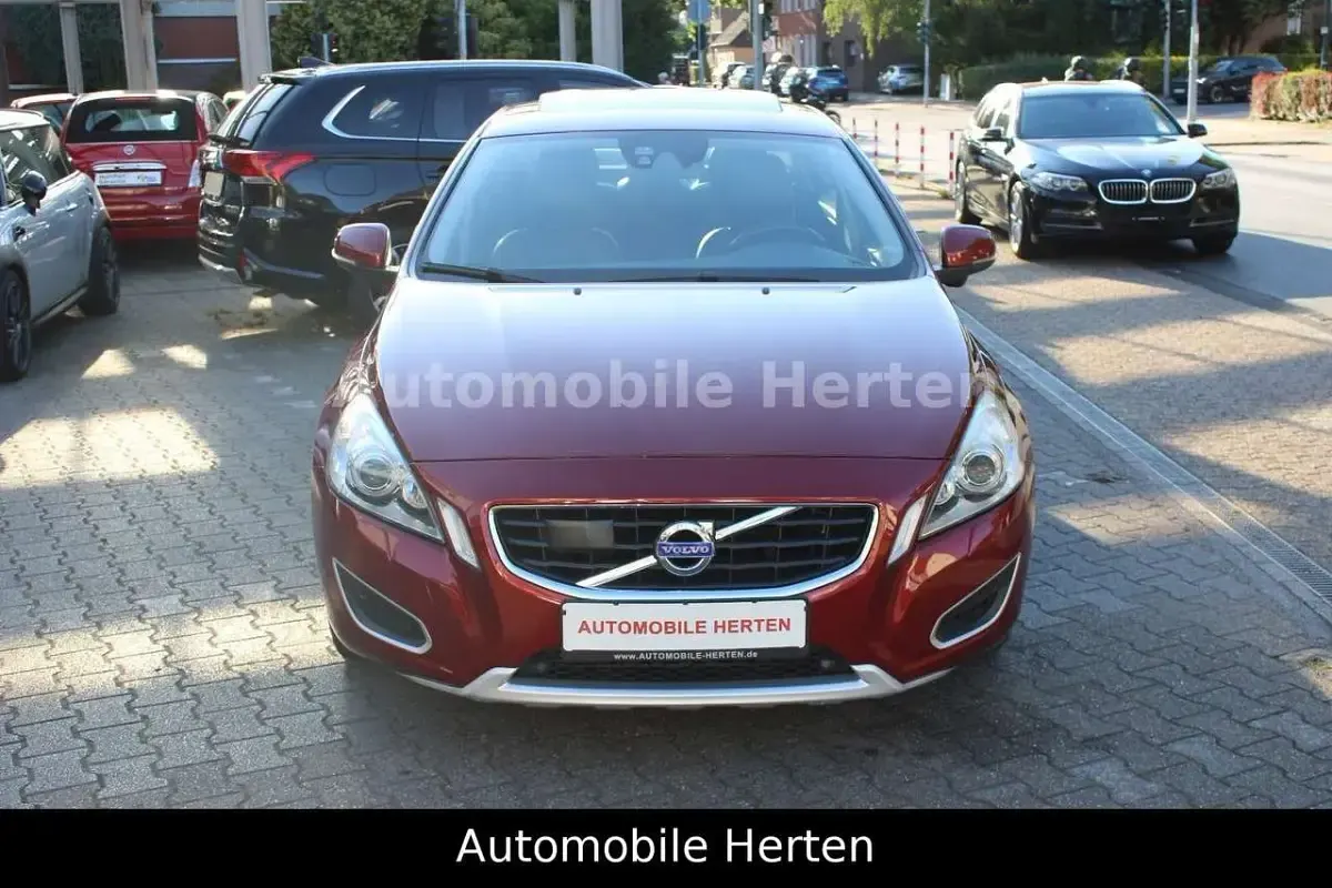 Gebraucht Volvo S60 Summum 203 PS (149 kW) 2010 Rot Limousine