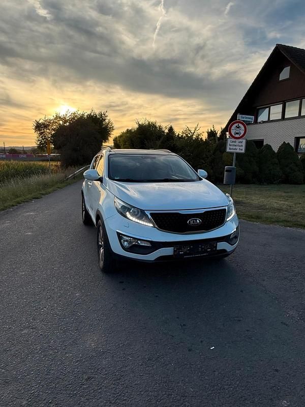 Weiß Gebraucht 2014 Kia Sportage SUV | 7.800 € (Superpreis) - Bild 1/4