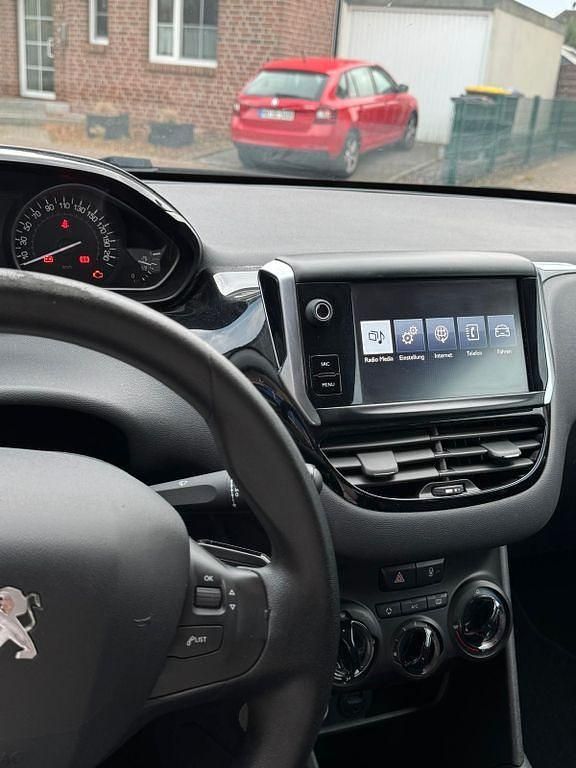 Gebraucht Peugeot 208 Active 82 PS (60 kW) 2016 Kleinwagen
