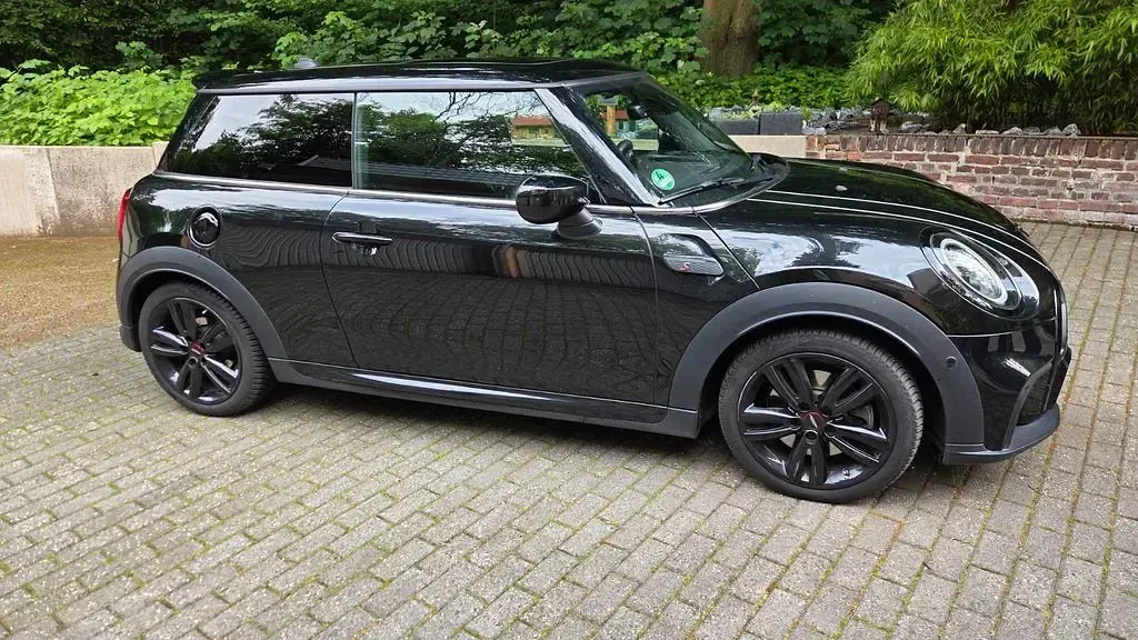 Gebraucht Mini John Cooper Works 178 PS (130 kW) 2023 Schwarz Kleinwagen