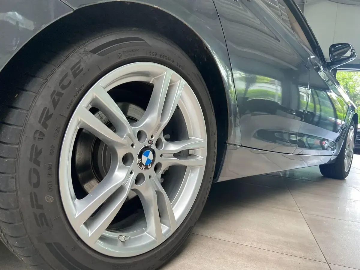 Gebraucht BMW 320 Comfort Edition 184 PS (135 kW) 2015 Grau Limousine