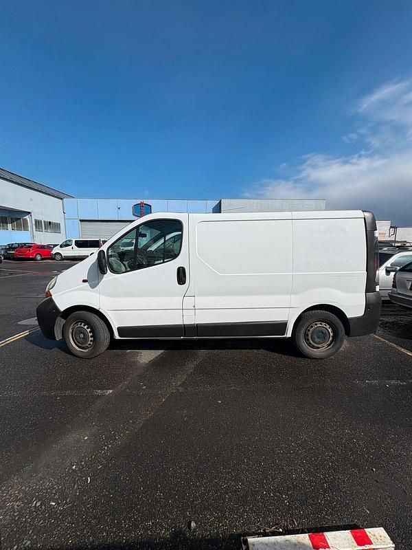 Gebraucht Renault Traffic 81 PS (59 kW) 2006 Weiß Van / Kleinbus