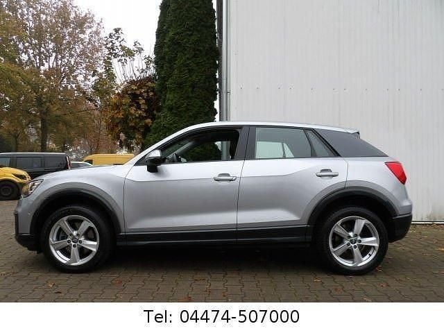 Silber Gebraucht 2017 Audi Q2 Sport SUV | 18.990 € (Fairer Preis) - Bild 1/4