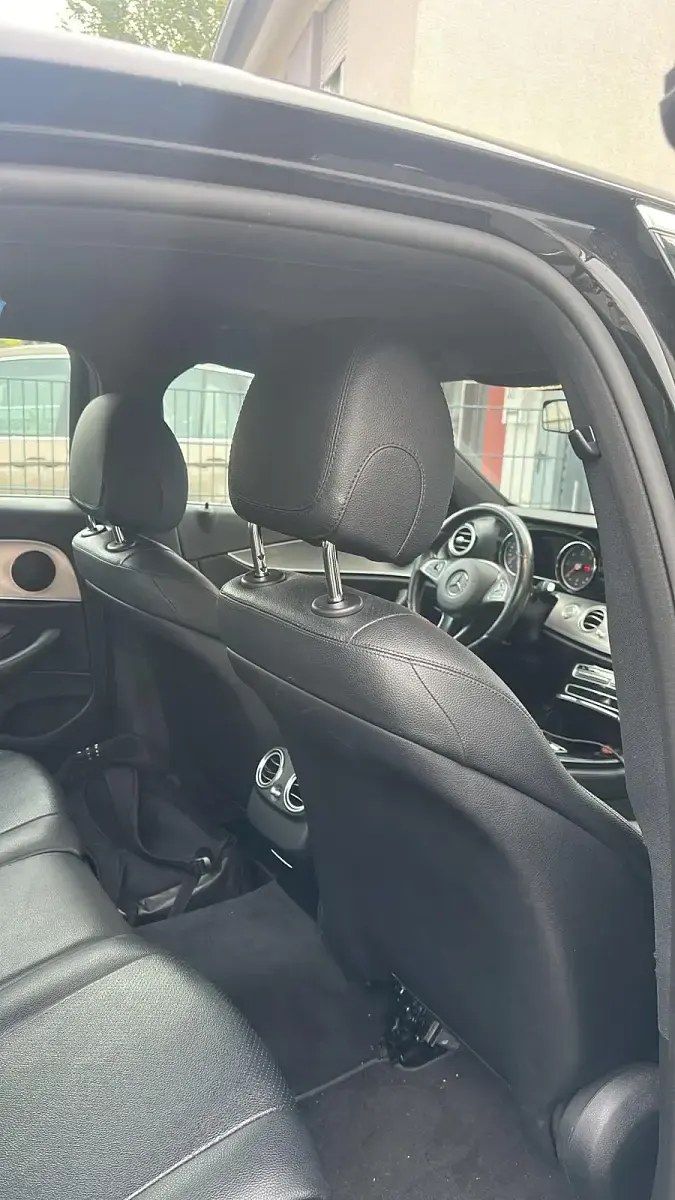 Usado Mercedes E220 194 CV (142 kW) 2016 Negro Berlina
