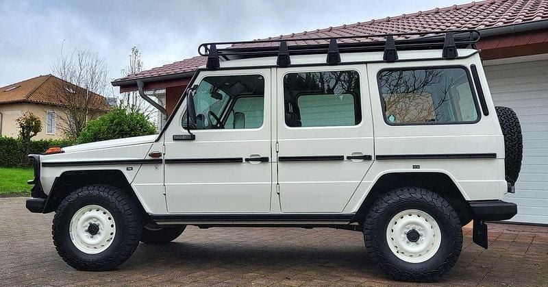 Arktikweiss Gebraucht 2001 Mercedes G290 SUV | 89.950 € - Bild 1/2
