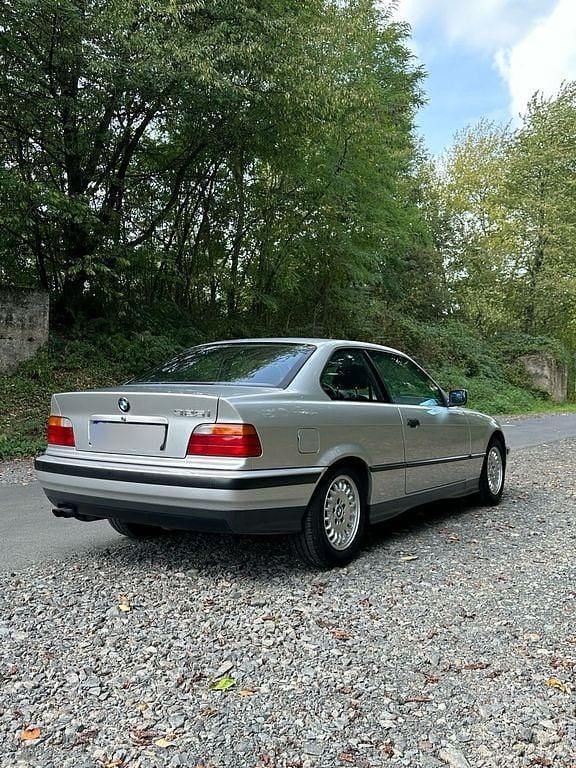 Gebraucht BMW 325 Performance 192 PS (141 kW) 1992 Silber Coupé