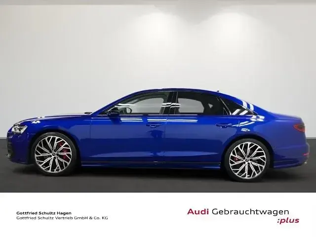 Gebraucht Audi S8 Comfort 571 PS (419 kW) 2023 Blau Limousine