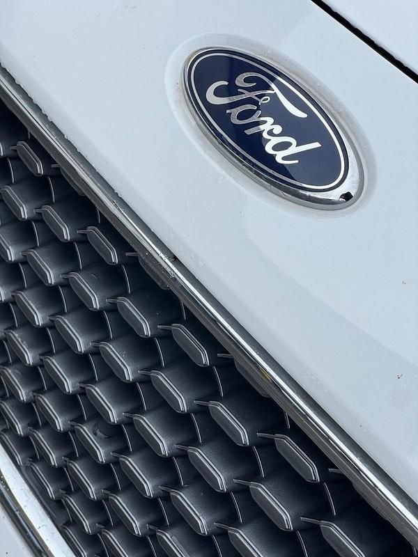 Gebraucht Ford Ka Plus 85 PS (62 kW) 2019 Weiß Kleinwagen