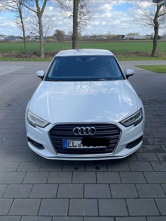 Gebraucht Audi A3 Ambiente 150 PS (110 kW) 2017 Weiß Limousine